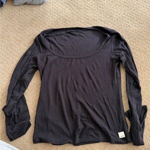 Vuori Women's Black Long Sleeve Tee
